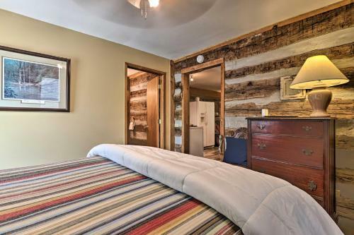 Apartamento Smoky Mtn Retreat On River With Fire Pit And Deck
