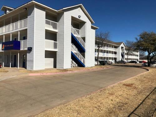 Hotel Intown Suites Extended Stay Arlington - Central