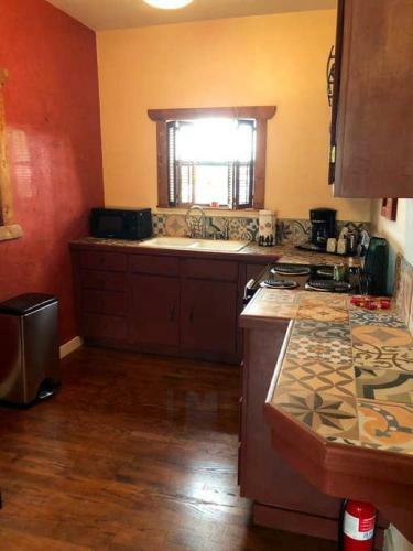 Bed & Breakfast El Viejo Adobe - Across From Sul Ross Campus