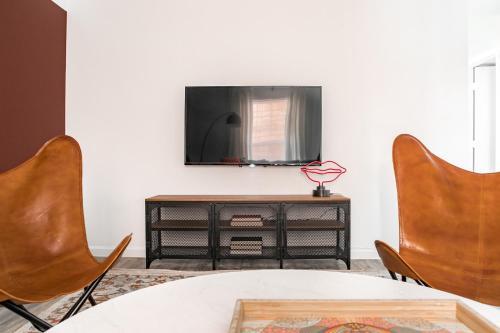 Wanderjaunt - West Campus Apartments