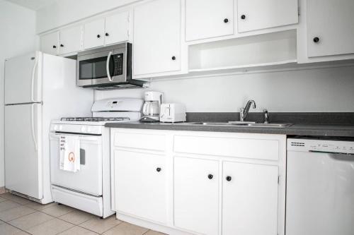 Wanderjaunt - West Campus Apartments
