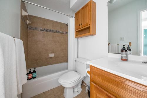 Wanderjaunt - West Campus Apartments