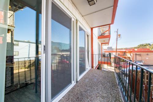 Wanderjaunt - West Campus Apartments