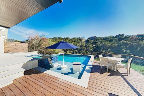 New Listing! Luxe River-view Home With Pool & Spa Home