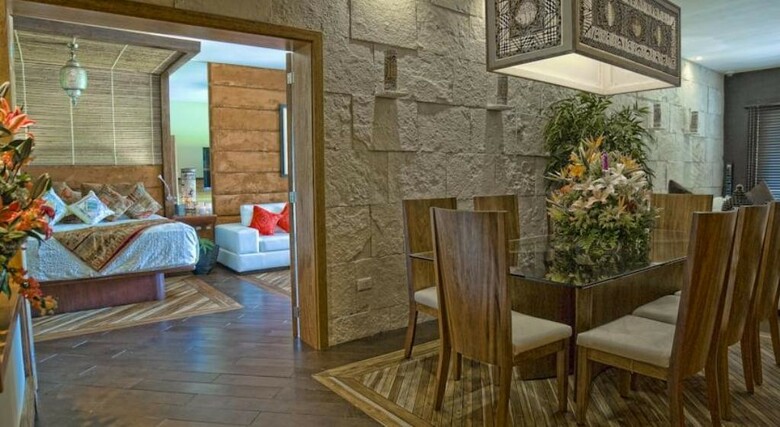 Hotel La Divina By Aldea Thai