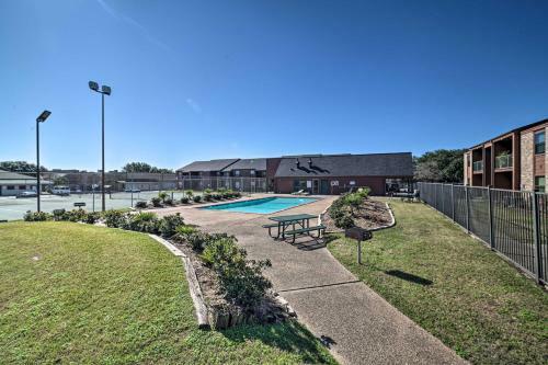Apartamento Game-day Retreat With Pool Access About 2mi To Aandm