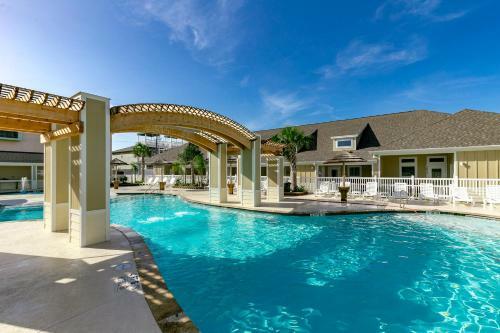 Village By The Beach B918k By Padre Escapes