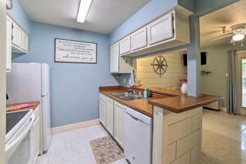 Apartamento Coastal Studio With Amenities Walk To Padre Beach!