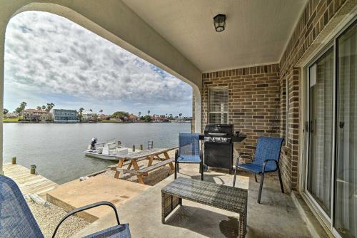 Apartamento Canalfront Condo With Dock Less Than 2 Mi To The Beach!