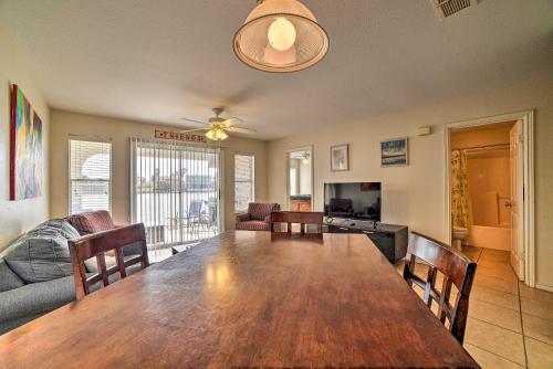 Apartamento Canalfront Condo With Dock Less Than 2 Mi To The Beach!