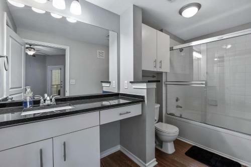 Apartamento Cozysuites Modern 2br 2ba Cityplace