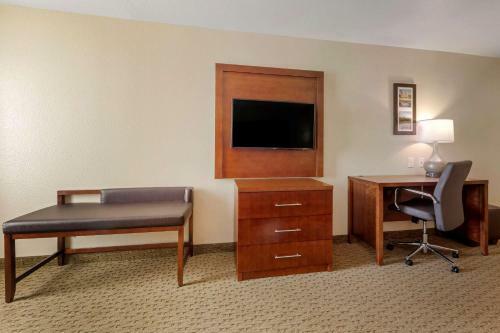 Hotel Comfort Inn & Suites