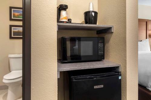 Hotel Comfort Inn & Suites