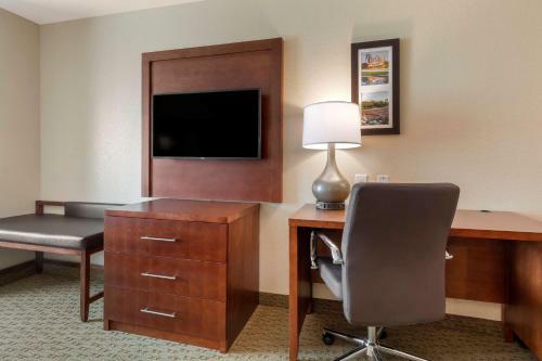 Hotel Comfort Inn & Suites