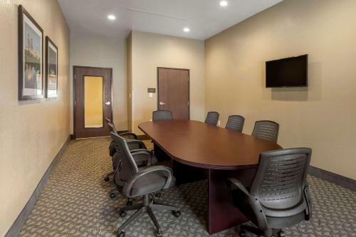Hotel Comfort Inn & Suites