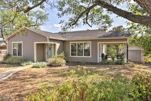 Fredericksburg Cottage With Grill - Walk To Main St!
