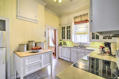 Fredericksburg Escape With Patio Near Downtown!