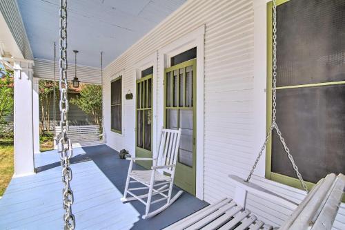 Fredericksburg Escape With Patio Near Downtown!