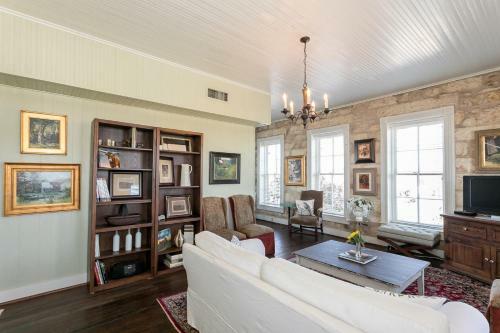 Apartamento Fountain Suite - On Main St - Pet-friendly