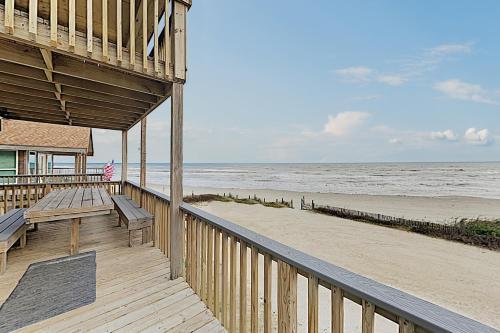 Exquisite Gulf-front Home With Steps To Beach Home