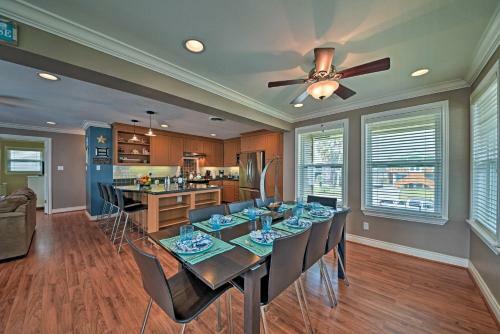 Cozy Galveston Home With Deck - Walk To The Beach!