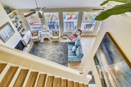 Barefoot Pelican By Ryson Vacation Rentals