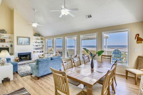 Barefoot Pelican By Ryson Vacation Rentals