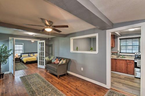 Historic Galveston Apartment - 1 Mi To Beach!