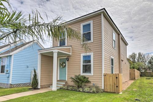 Dog-friendly Galveston Home - Walk To Beach!