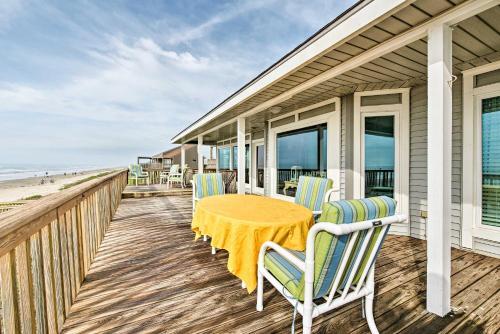 Beautiful Beachfront Galveston Home With Deck!