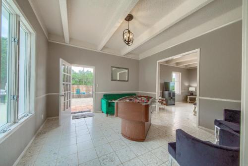 Hill Country Getaway Br 2230b Home