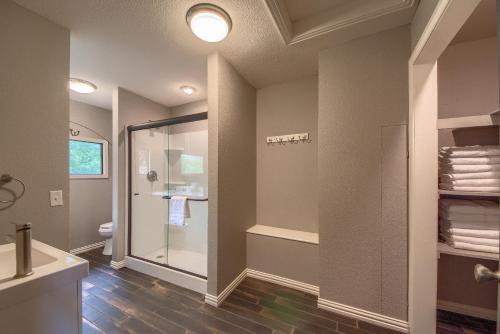 Hill Country Getaway Br 2230b Home