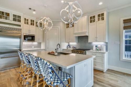 The Conch Castle By Ryson Vacation Rentals