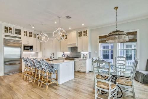 The Conch Castle By Ryson Vacation Rentals