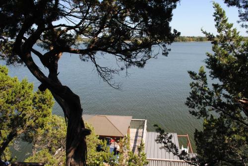 Lake Granbury Escape With Deck, Fire Pit, And Gazebo!
