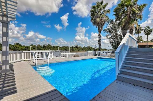 Home With Deck And Dock On San Jacinto River!