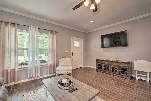 Country Modern Home About 3 Mi To Main Street!