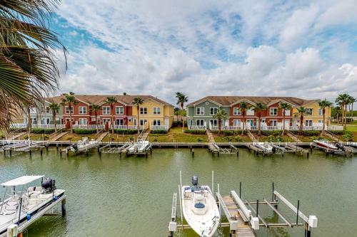 Harbor Town 12