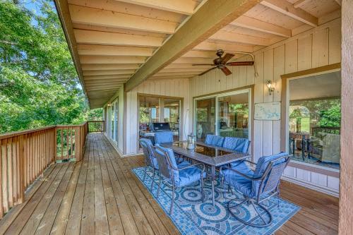 Peaceful Retreat On Quiet Cove On Lake Travis