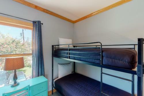 River Oaks Lookout- Unit B