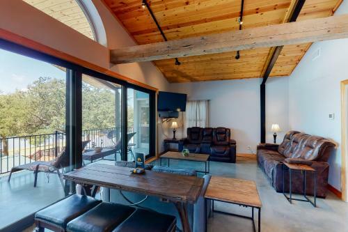 River Oaks Lookout- Unit B