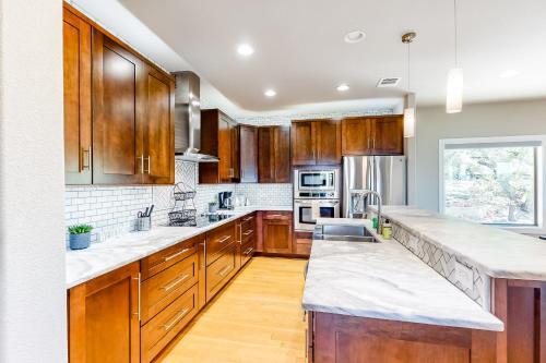 Lago Vista Retreat