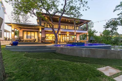 Wake & Roll - Loma Linda Luxury Lakeside Getaway