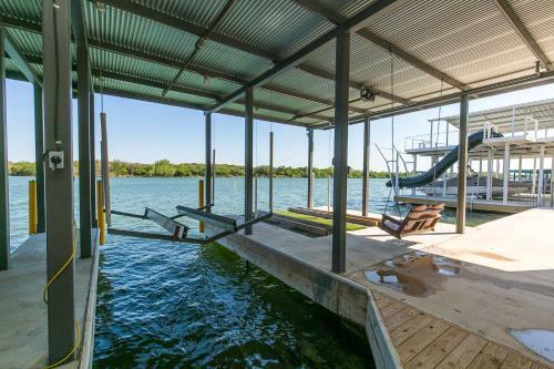 Wake & Roll - Loma Linda Luxury Lakeside Getaway