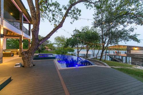 Wake & Roll - Loma Linda Luxury Lakeside Getaway