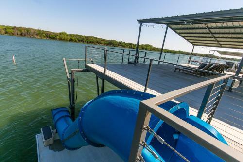 Wake & Roll - Loma Linda Luxury Lakeside Getaway