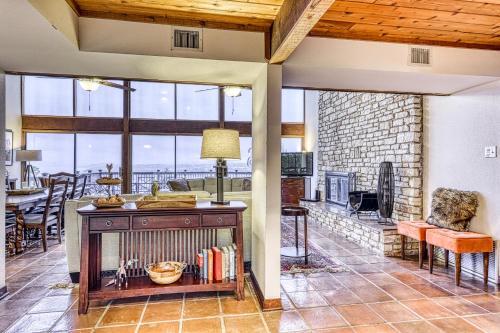 Lakeside Retreat