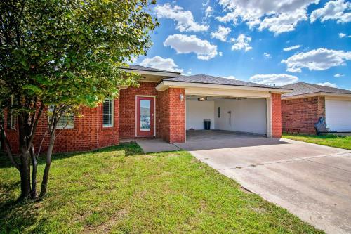 Pet-friendly Lubbock Home With Yard - 6mi To Ttu