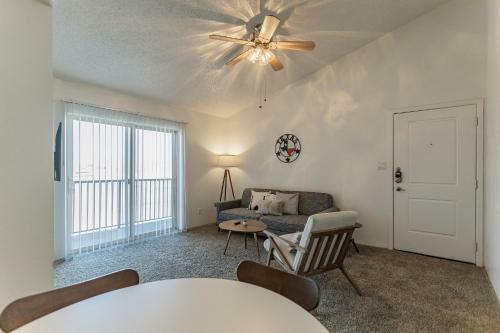 Apartamento Newly Renovated Midland Flat + Pool