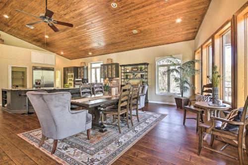 Guadalupe River Haus With Boat Slip And Water Views!
